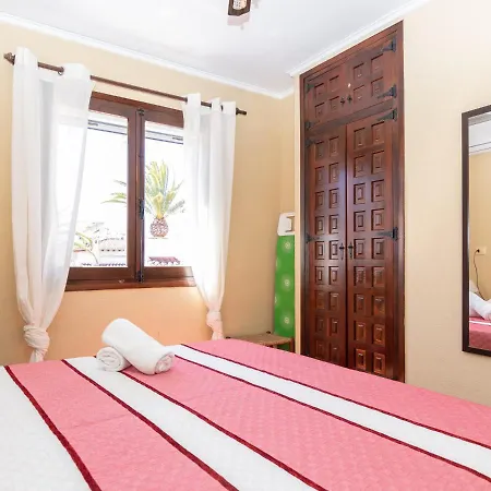 Chalet Adosado Con Parcela Propia. Wifi Gratis. Villa *