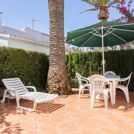 Chalet Adosado Con Parcela Propia. Wifi Gratis. Villa