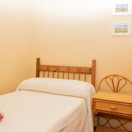 Villa Chalet Adosado Con Parcela Propia. Wifi Gratis. Dénia