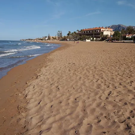 Villa Chalet Adosado Con Parcela Propia. Wifi Gratis.