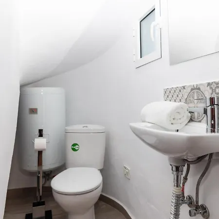Chalet Adosado Con Parcela Propia. Wifi Gratis. Villa *