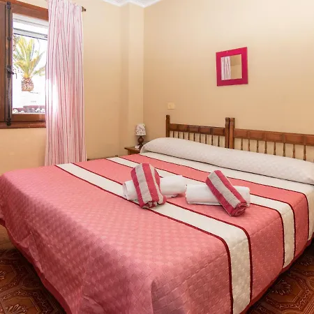 Chalet Adosado Con Parcela Propia. Wifi Gratis.
